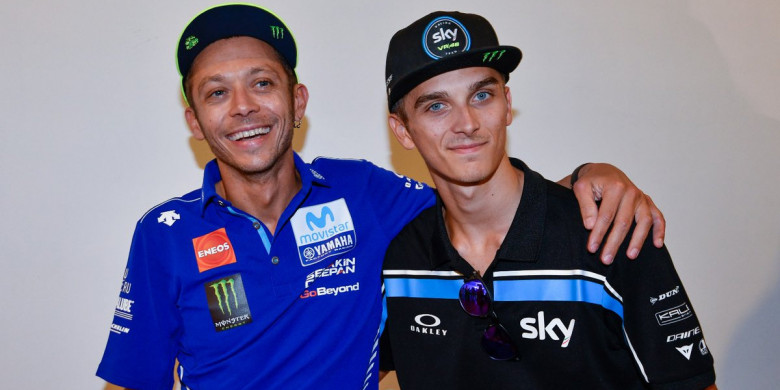 Perlakuan Honda Terhadap Alex Marquez Dapat Empati dari Kubu Valentino Rossi: Manuver HRC Tidak Cantik! 2 Valentino Rossi-Luca Marini -2
