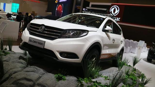 Ketika Honda CR-V 'Ditempel' SUV Wuling dan DFSK 2 dfsk glory 580 giias 2018