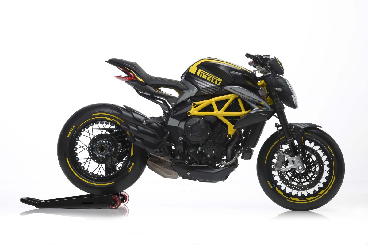 Sadisnya MV Agusta Dragster 800 RR Pirelli Edisi Terbatas ! 2 Sadisnya MV Agusta Dragster 800 RR Pirelli Edisi Terbatas 2