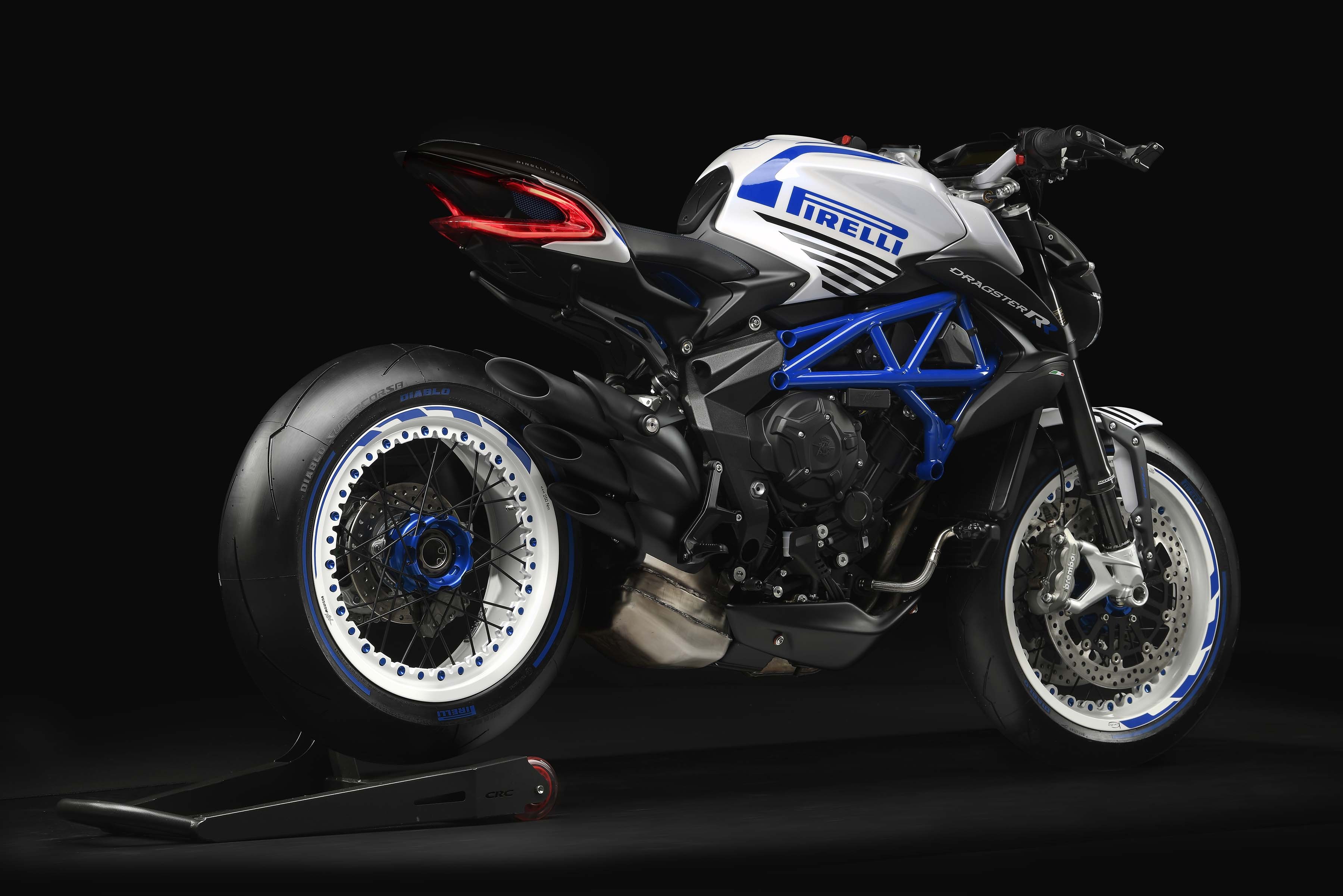 Sadisnya MV Agusta Dragster 800 RR Pirelli Edisi Terbatas ! 6 Sadisnya MV Agusta Dragster 800 RR Pirelli Edisi Terbatas 4