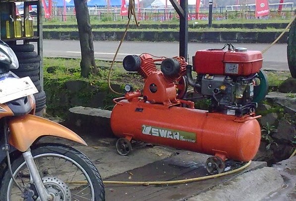 Bolehkan Udara Dicampur Nitrogen untuk Isi Angin Ban ? 1 isi angin ban