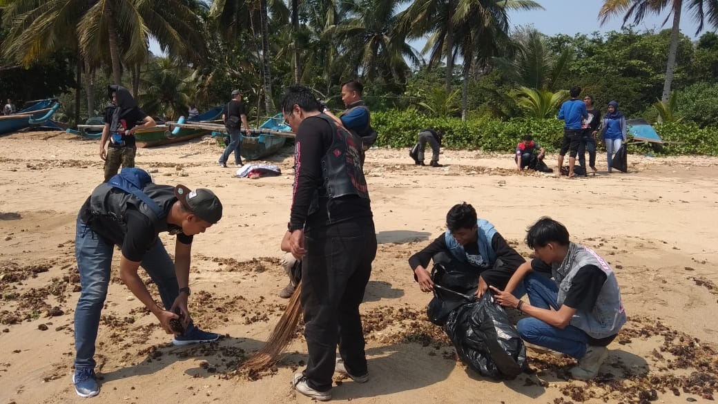 Komunitas Honda Malang dan Surabaya Gelar Aksi Bersih Pantai 4 IMG 20181006 WA0001