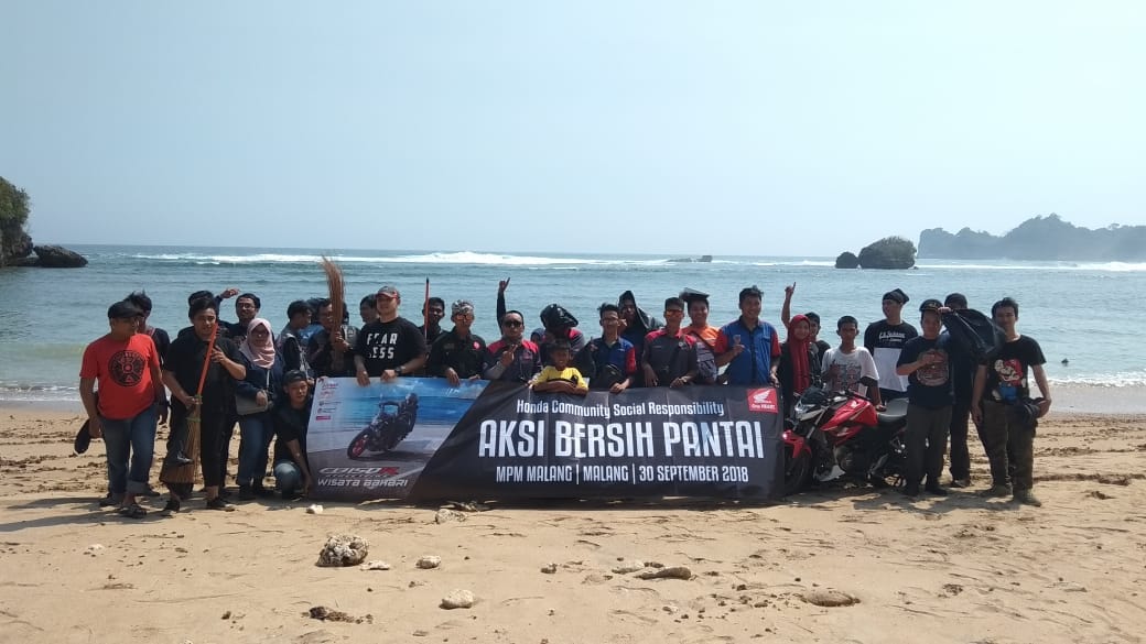 Komunitas Honda Malang dan Surabaya Gelar Aksi Bersih Pantai 1 IMG 20181006 WA0003