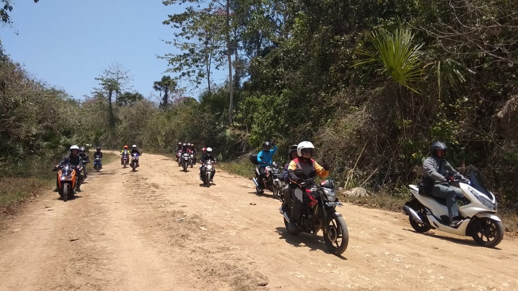 Komunitas Honda Malang dan Surabaya Gelar Aksi Bersih Pantai 3 IMG 20181006 WA0005