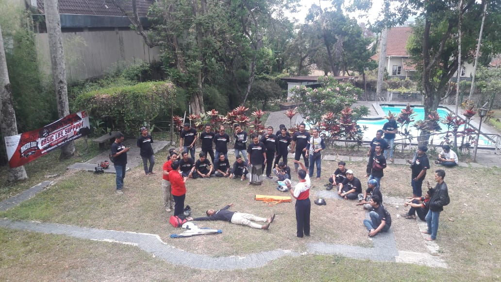 70 Anggota Komunitas Honda Ikuti Pelatihan Basic Life Support di Tretes Mojokerto 1 IMG 20181030 WA0000