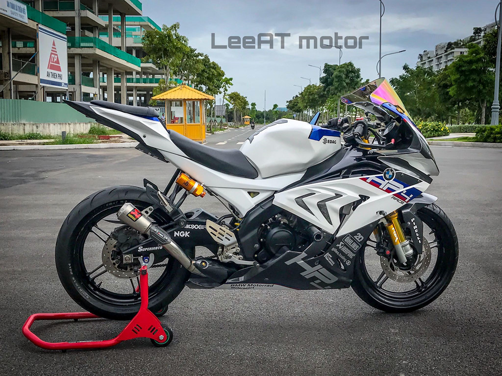Edian, Harga Yamaha R15 V2 Ini 35 juta Dimodif Moge BMW 1000 cc Habis 450 juta ! 2 Harga Yamaha R15 V2 Ini 35 juta Dimodif Moge BMW 1000 cc Habis 450 juta