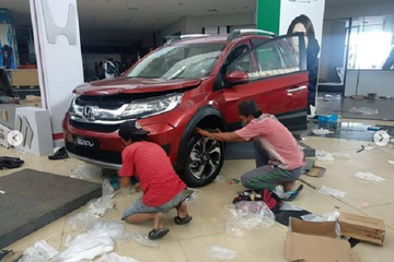 Duh, Komponen Mobil Display di Palu Grand Mall Ikut Dijarah 1 penjarahan mobil palu