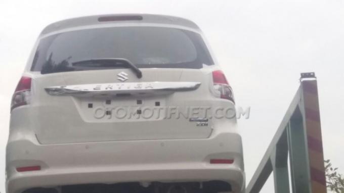 spy shot ertiga diesel baru