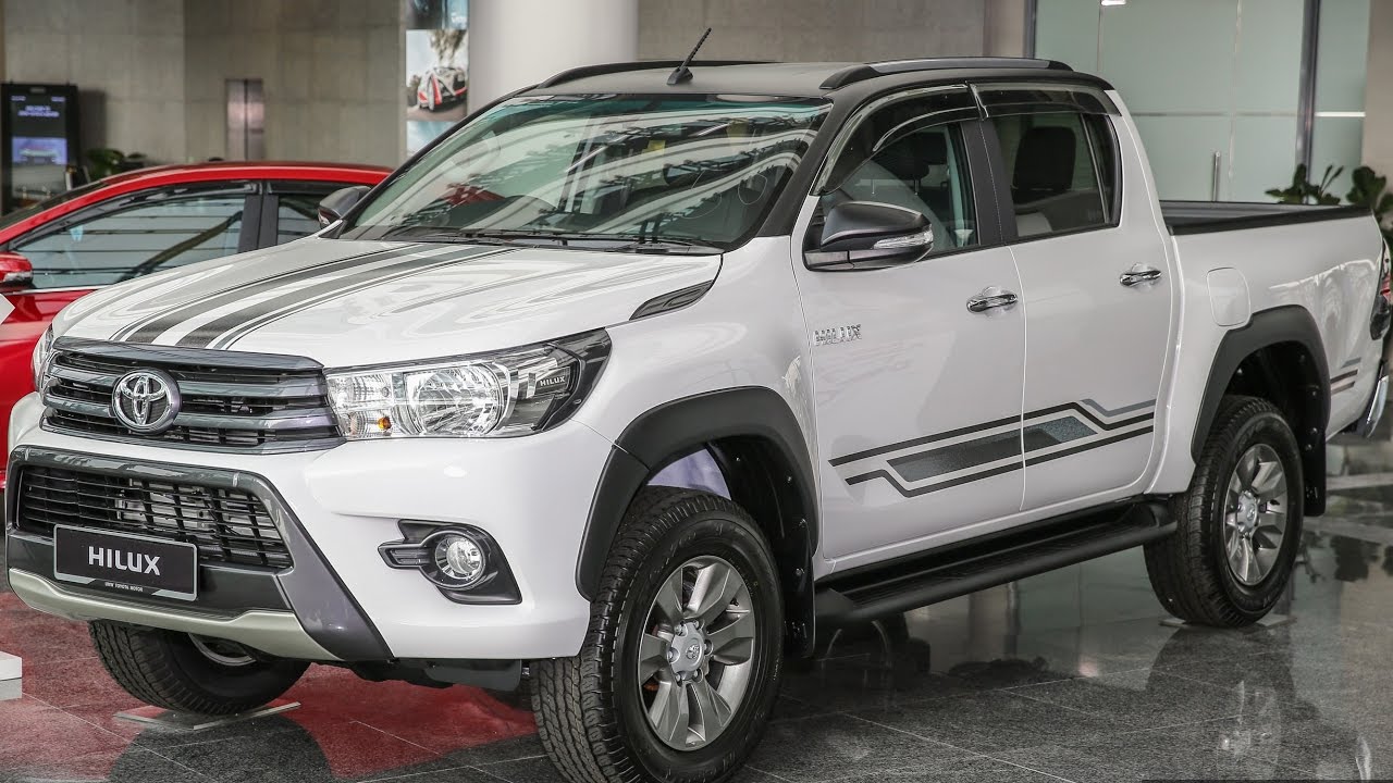 Pikap D-Cab Sebagai Mobil Harian Ada 'Untung dan Ruginya' ? 3 toyota hilux special edition