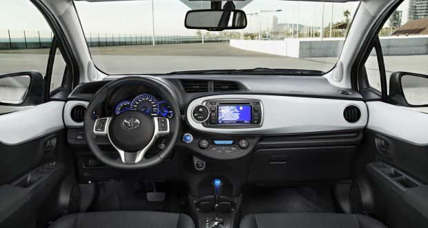 Toyota akan Hadirkan Varian Hybrid untuk Yaris 1 yaris hybrid interior