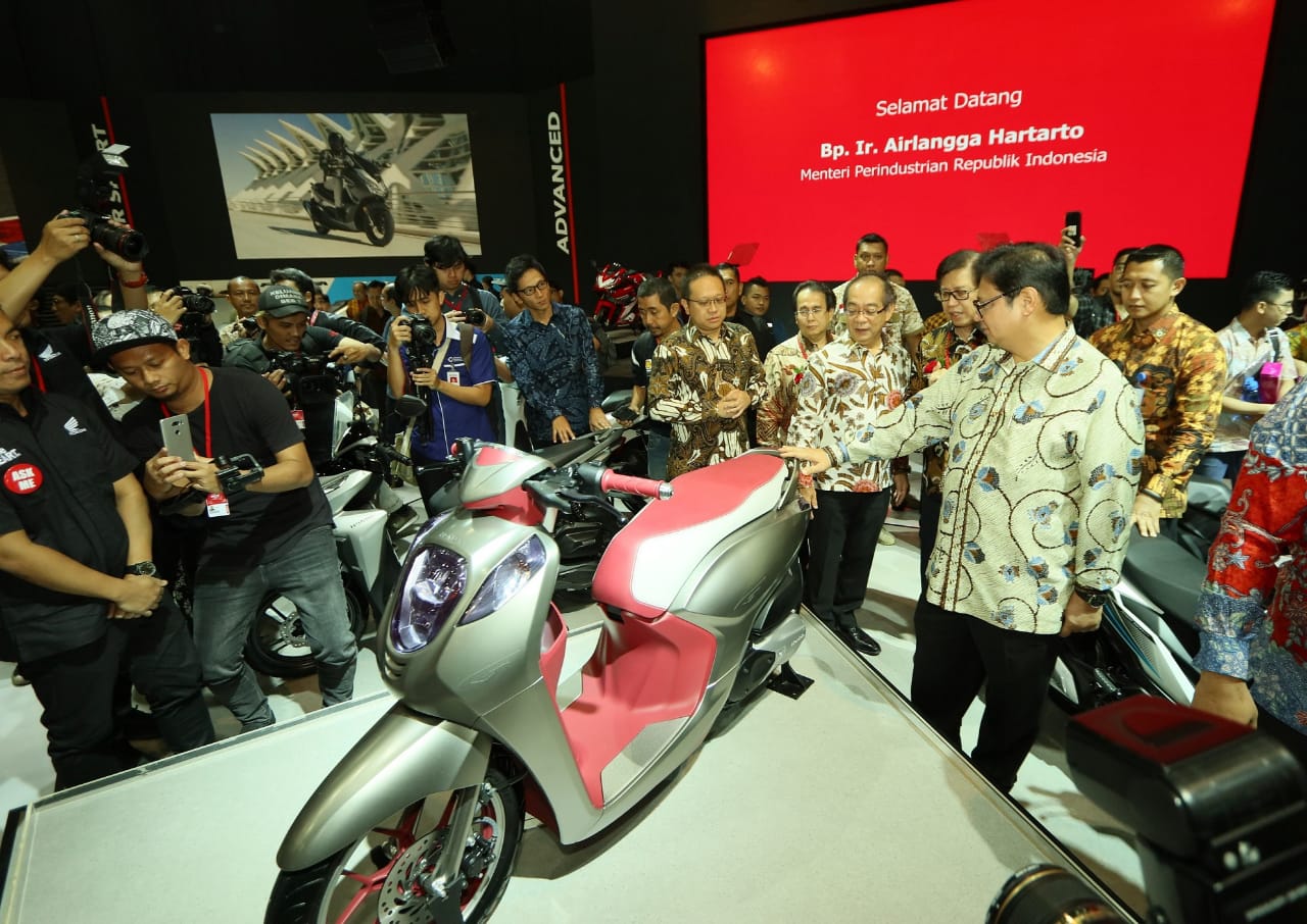 Presiden Joko Widodo Sambangi Booth Honda di IMOS 2018 2 7db049ab 9dba 4af5 9e8c 82f6015dcd0b