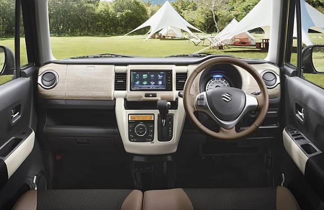 Suzuki Hustler Wanderer interior