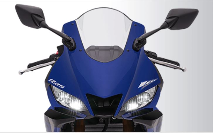 Yamaha R25 Front