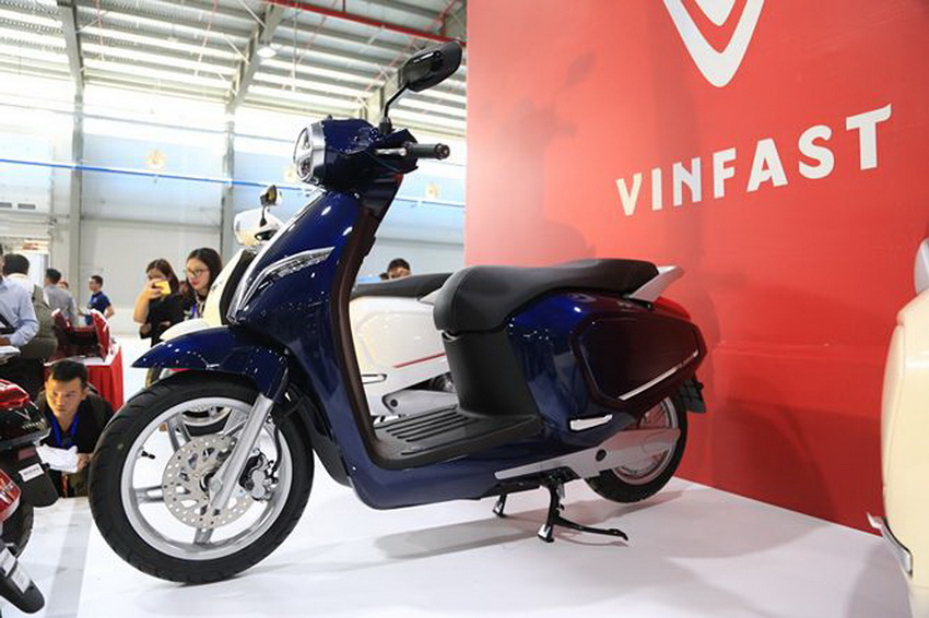 VinFast Kenalkan Skutik Listrik Klara Berteknologi Canggih, Banjir Lewat ! 2 vinfast klara 4
