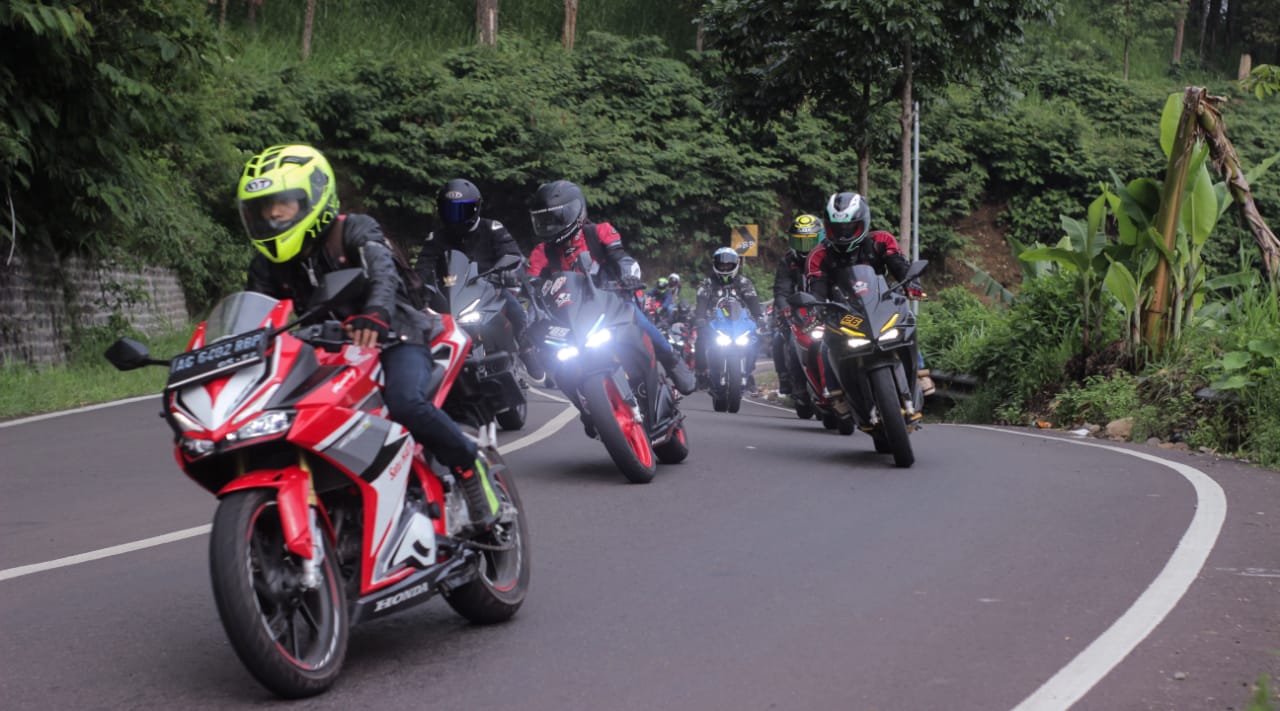 Momen Perekat Persaudaraan Komunitas CBR 250 RR Jawa Timur 1 12c4da91 878f 494b b4d9 16ea14aab689