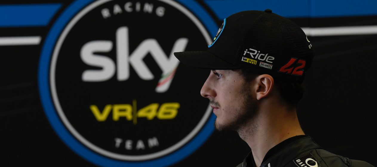 Kenapa Valentino Rossi Tidak Berminat Memboyong Tim Sky VR46 ke MotoGP? 2 SKY RACING TEAM VR46 PECCO BAGNAIA francesco bagnaia valentino rossi
