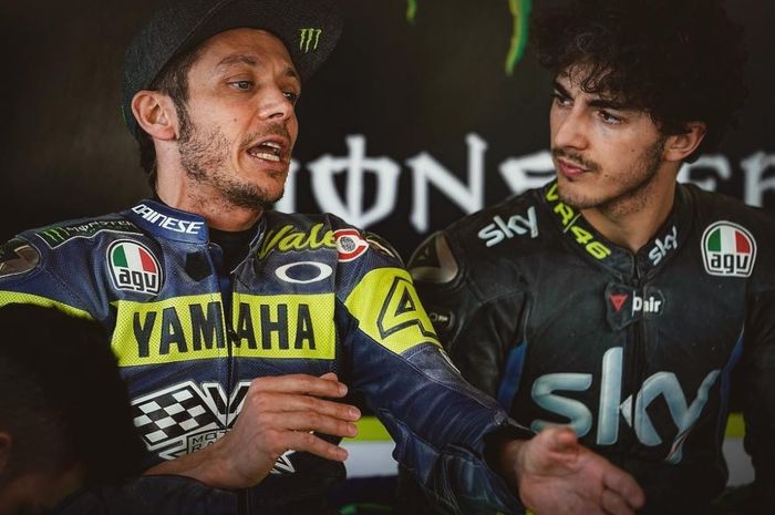 Teknik Cornering Pecco Bagnaia Lebih Canggih dari Dovizioso? 1 francesco bagnaia valentino rossi