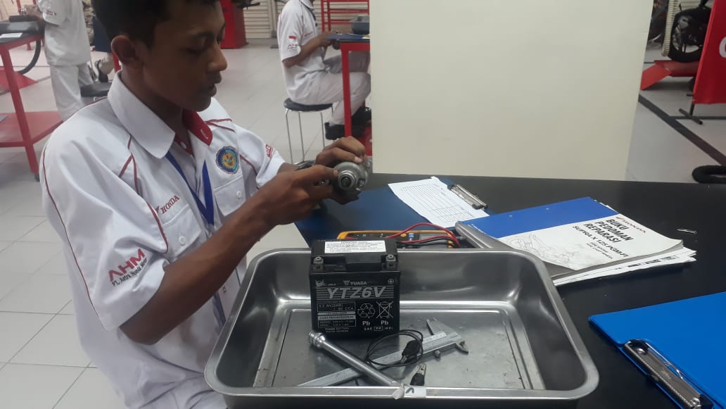 25 Siswa SMK TBSM Jawa Timur Berkompetisi di Honda Student Skill Contest Regional 2019 1 e4eb9166 61f1 4c17 9276 87ae39fbcd93