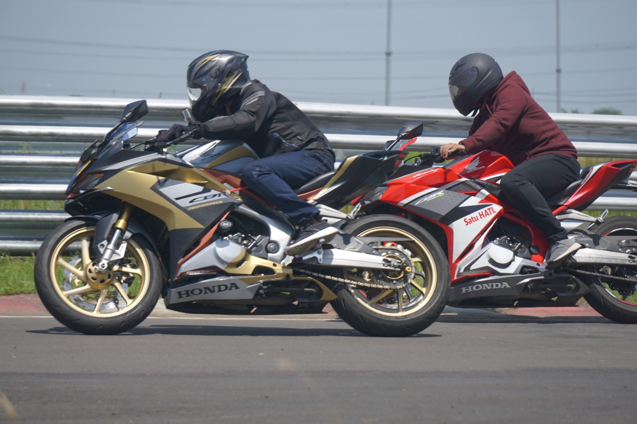 Tommy Salim Berbagi Ilmu pada MPM Honda Cornering Day CBR Series 1 671a2d86 a3ca 4efc 9ffb 7dcdc8826fba