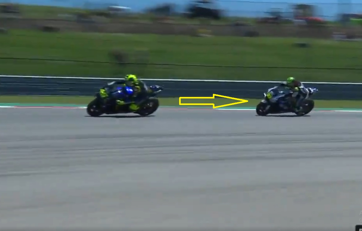 Akibat Tersedot Angin 'Slipstream' Valentino Rossi Pembalap Honda Ini Tersungkur ! 2 Akibat Tersedot Angin Slipstream Valentino Rossi Pembalap Honda Ini Tersungkur