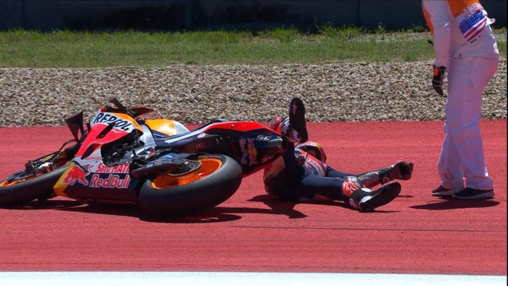 Jangan Silap Mata, Bahaya Mengintai Gelar Dunia Marc Marquez di GP Thailand, Apa Itu ? 4 Marc Marquez jatuh MotoGP Austin 2019