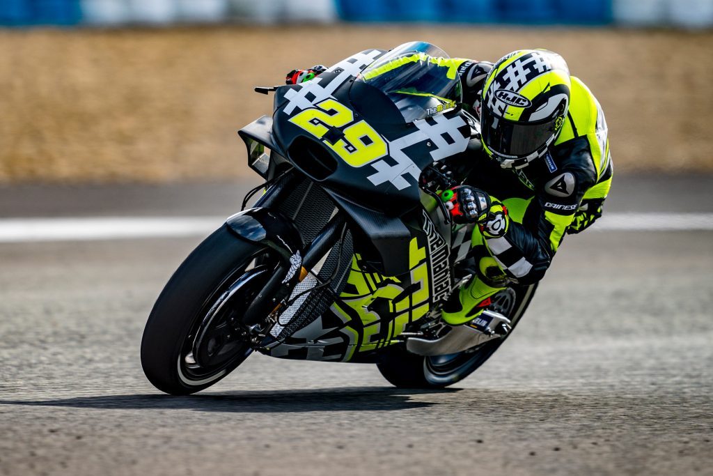 Massimo Rivola: Iannone Belum Keluarkan Semua Potensinya, dengan Mesin 2020 Apakah Tampil Garang? 3 Tim Aprilia Punya Cara Cerdik Siasati Suhu Panas ECU Magneti Marelli Andrea Iannone
