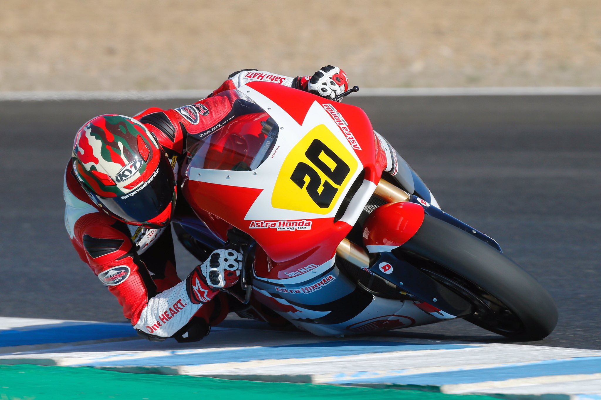 Red Flag: Dimas Ekky Ditabrak Pebalap Italia VR 46, Stefano Manzi, Masih Diinvestigasi 2 Dimas Ekky Pratama crash