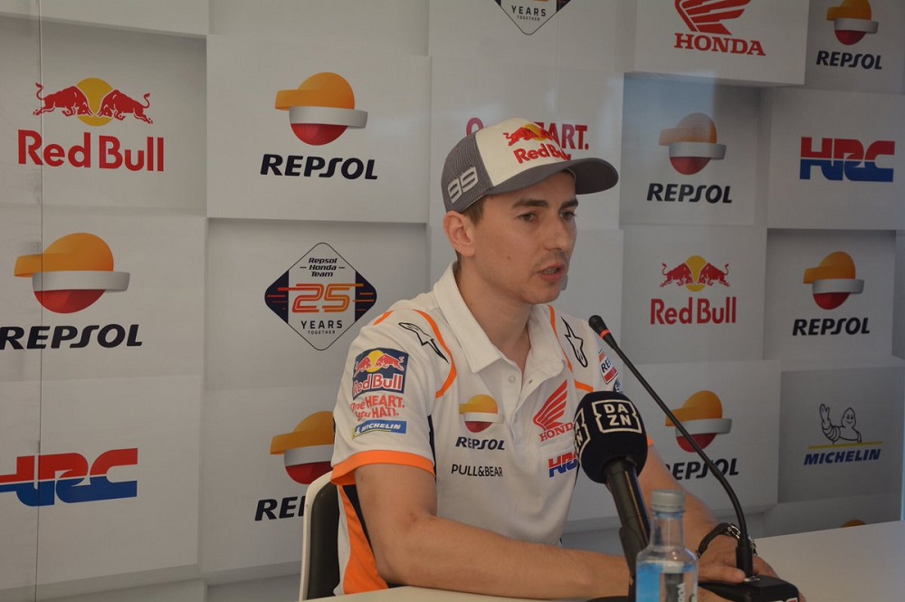 Geram ! 2 Hal Ini yang Membuat Dovi Berani Sebut Lorenzo Tidak Berpikir 'Jernih' ! 4 Jorge Lorenzo 1