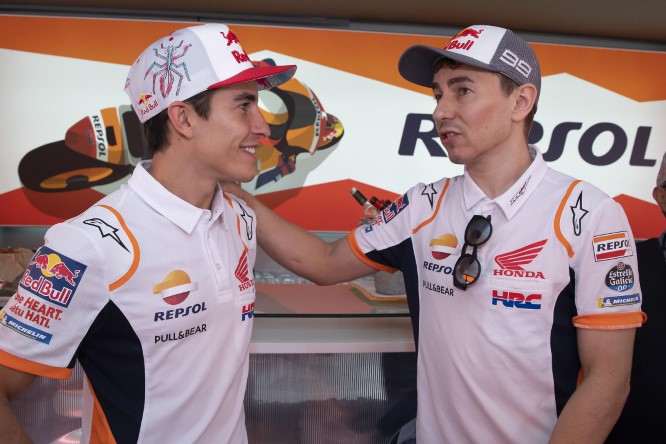 Lorenzo: Cedera Marc Marquez Akan Berdampak pada Mentalnya 1 Marquez Lorenzo Catalunya 2019
