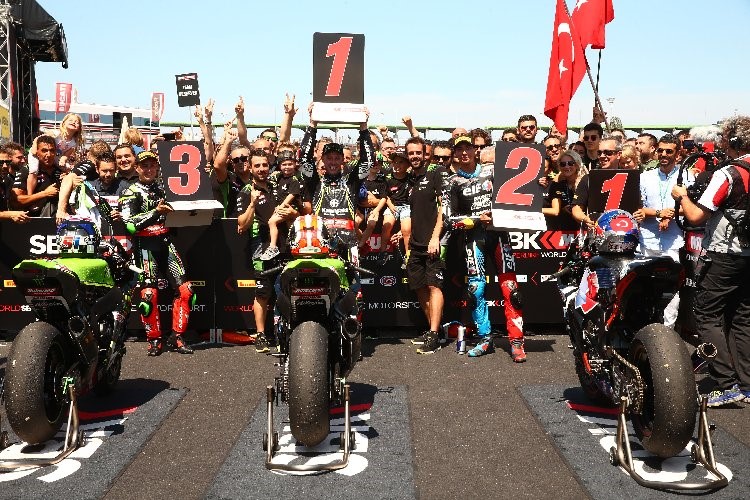 Gemetar Lutut Bautista dan Ducati, Rea Selisih 16 Poin, Trio Kawasaki Sapu Bersih Podium ! 3 Rea Kawasaki Misano 2019 1