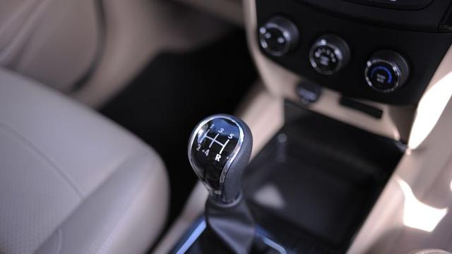 Mobil Matik Perawatannya Lebih Mahal dari Mobil Manual ? 2 073105700 1508342148 Wuling Confero S transmisi