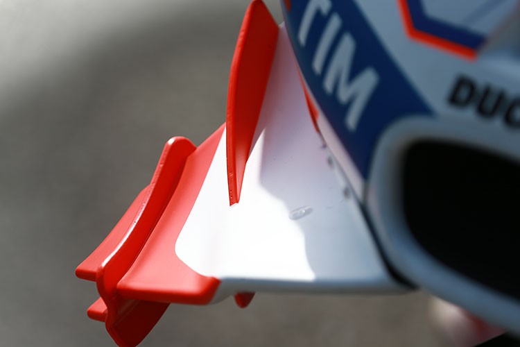 Ducati Meradang : 2016 Sayap Ducati Dilarang, 2019 'Sayap' Honda dan Suzuki Lolos ! 3 1f8f489414e64552bc2edaca0172b643
