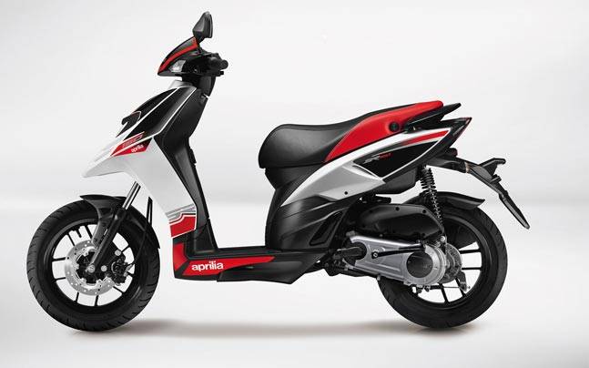 Aprilia SR150 skutik 2