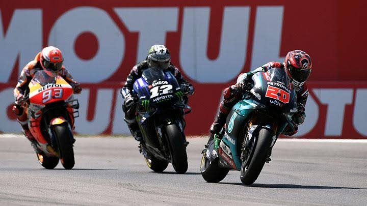 Maverick Vinales Inginkan 'Duel Wheel-to-wheel' dengan Fabio Quartararo! 2 Maverick Vinales Fabio Quartararo Yamaha