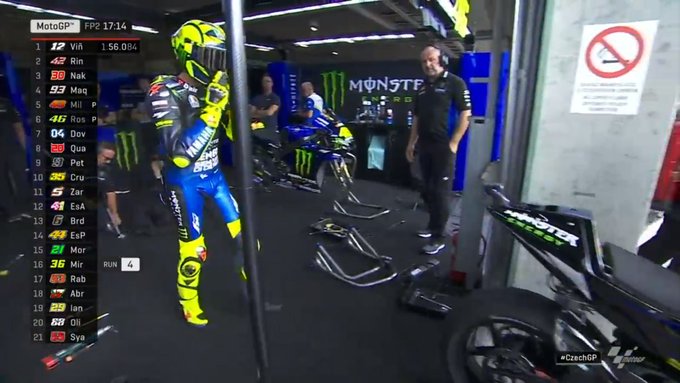Motor Rossi berasap di GP Ceko 2