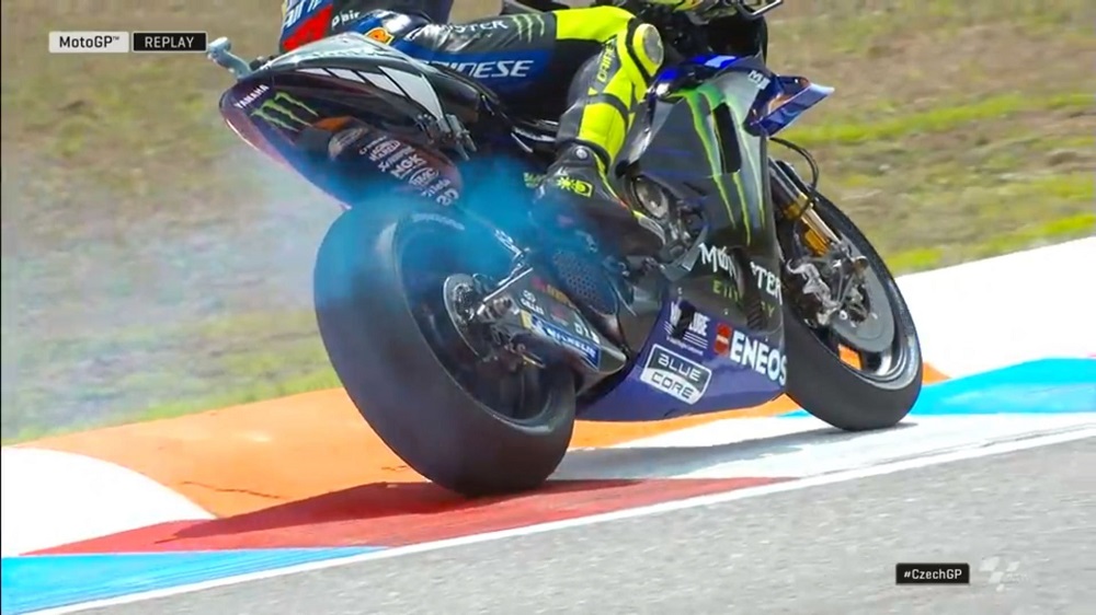 Motor Rossi berasap