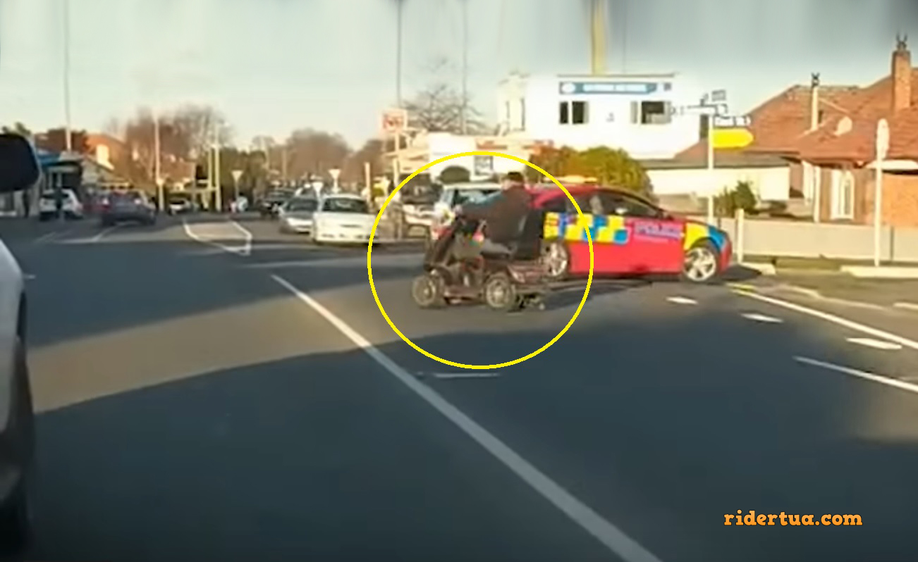 mobility scooter 2