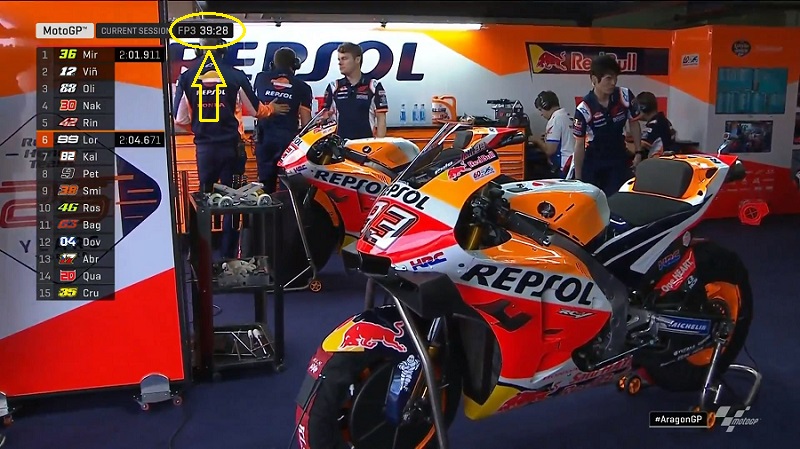 Foto-Foto Santai Marc Marquez Nonton FP3 dari Paddock Sampai Ngantuk ! 4 Foto Marquez santai FP3 Aragon 3