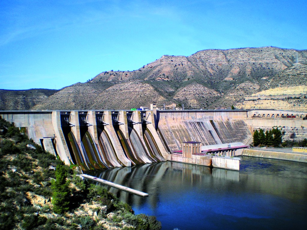 Mequinenza reservoir spain