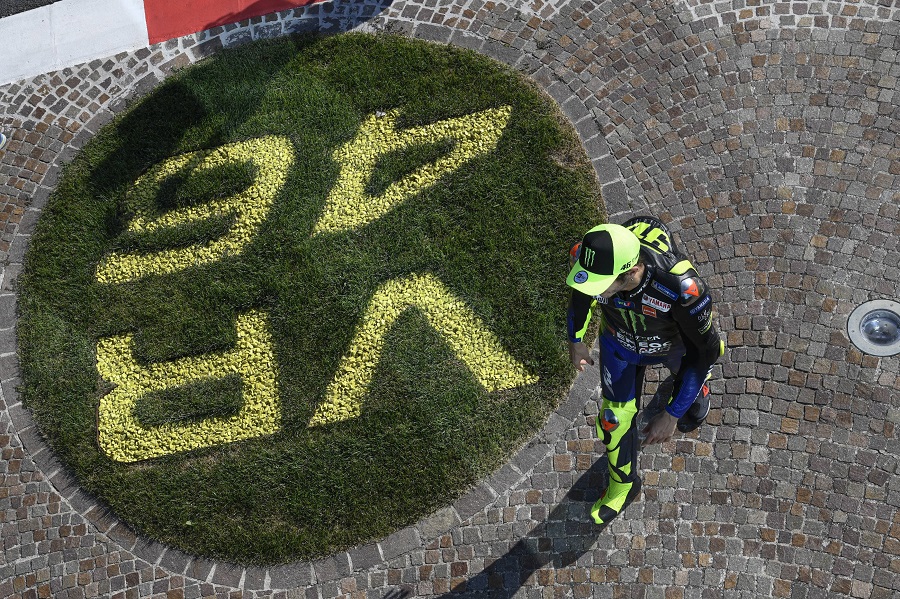 Rossi Pembalap yang Cerdas, Magister Psikologi dan Pengusaha yang Lihai