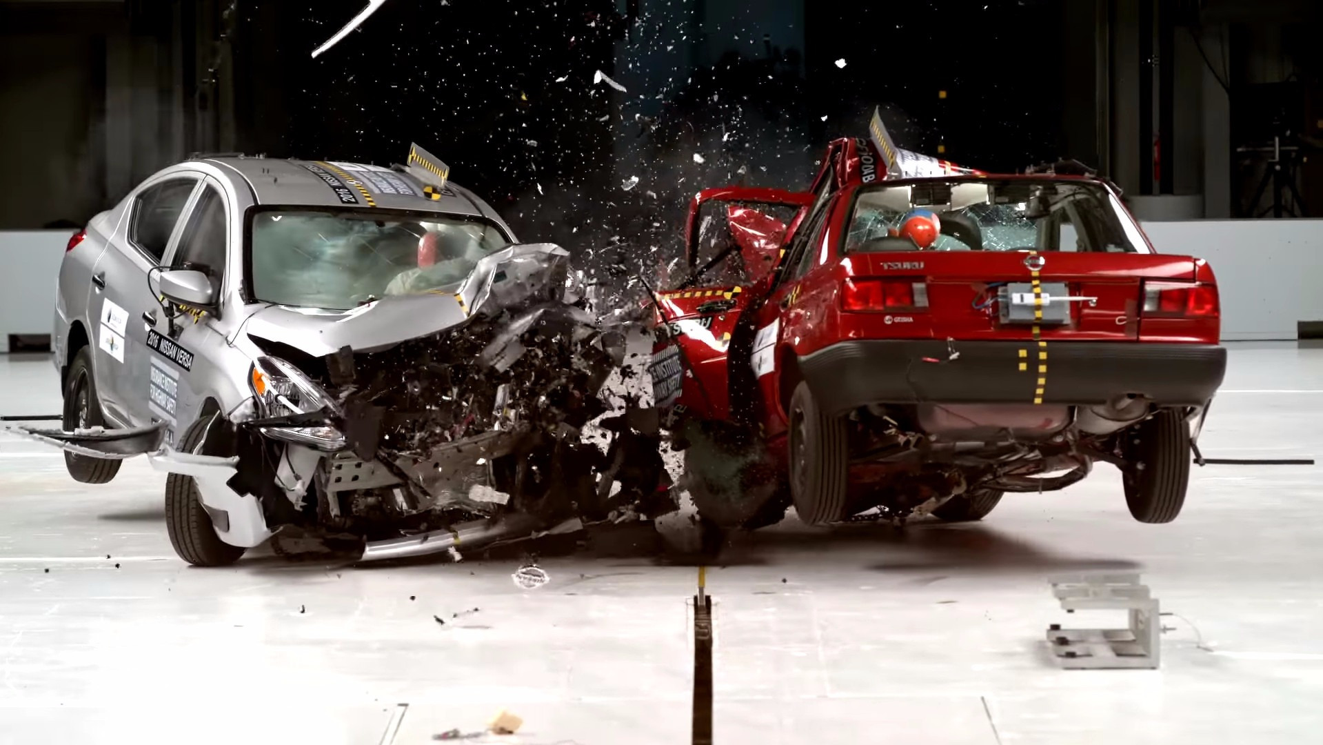 nissan tsuru crash test