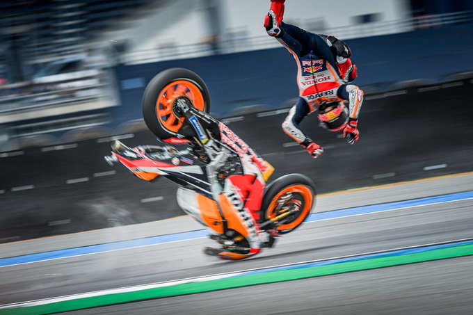 Foto-foto Crash Marc Marquez di GP Thailand, Ngeri ! 2 Marc Marquez Crash Thailand 1