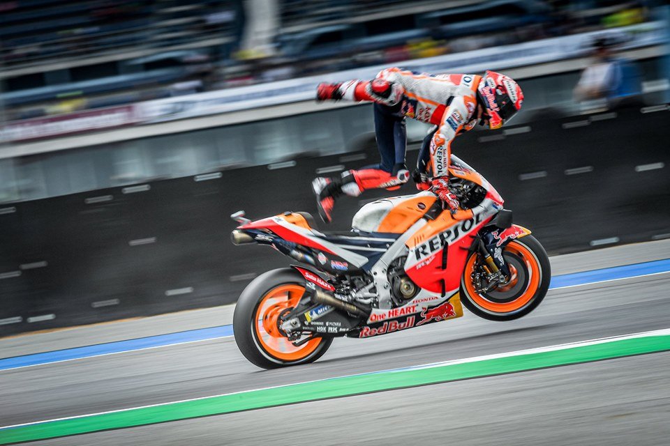 Foto-foto Crash Marc Marquez di GP Thailand, Ngeri ! 4 Marc Marquez Crash Thailand 5