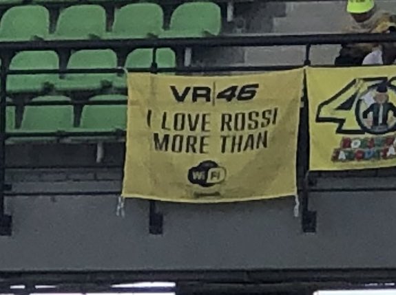 Orang Ini Suka Rossi Lebih dari WIFI ! 1 Cinta Valentino Rossi