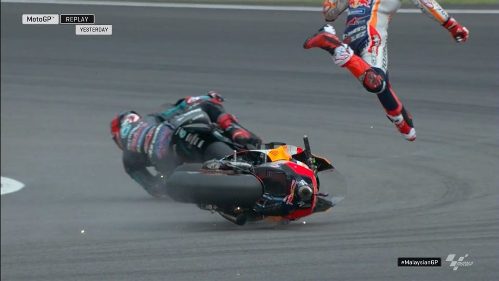 Ketika Sihir Tipuan Marquez Gagal dan Berakhir di Aspal ! 1 Marc Marquez Crash