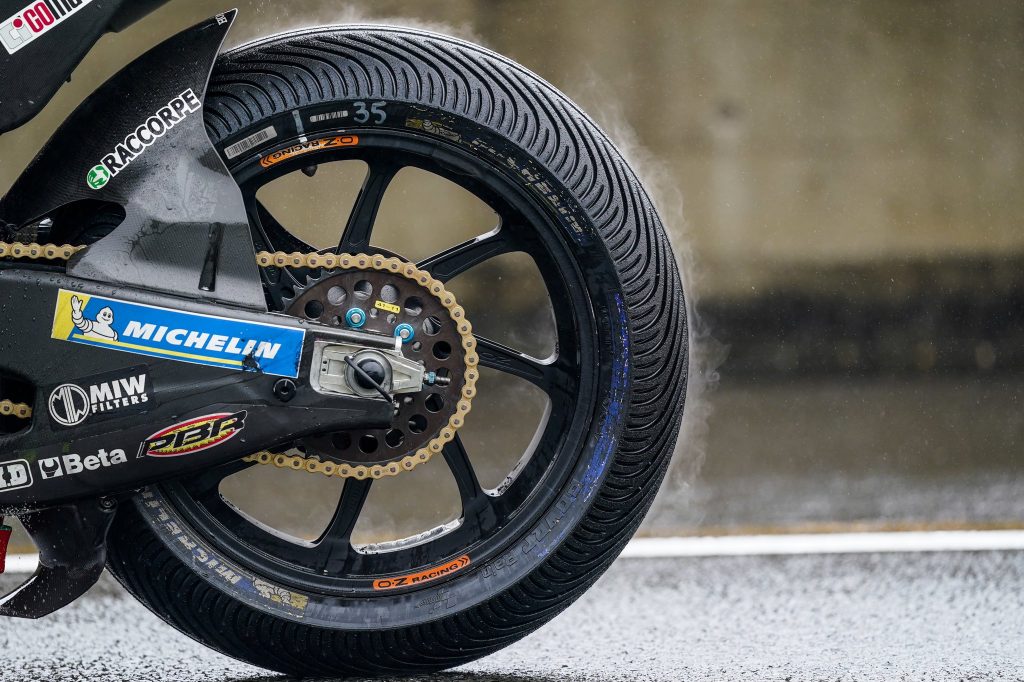 Pol Espargaro: Masalah Ban Bikin Sakit Kepala! 2 Pol: Ducati Berhasil Meningkatkan Suhu Ban Sangat Cepat