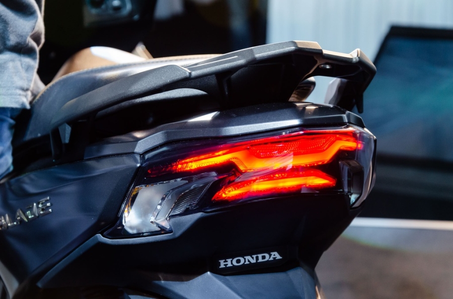 Honda Air Blade 2020 back tampak belakang