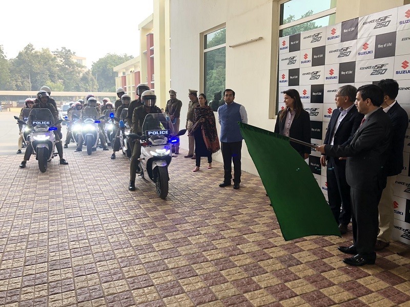 Kepolisian India Gunakan Suzuki Gixxer SF 250 Sebagai Motor Patrolinya 4 Kepolisian India Gunakan Suzuki Gixxer SF 250 Sebagai Motor Patrolinya 1