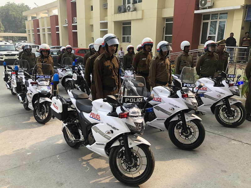 Kepolisian India Gunakan Suzuki Gixxer SF 250 Sebagai Motor Patrolinya 1 Kepolisian India Gunakan Suzuki Gixxer SF 250 Sebagai Motor Patrolinya