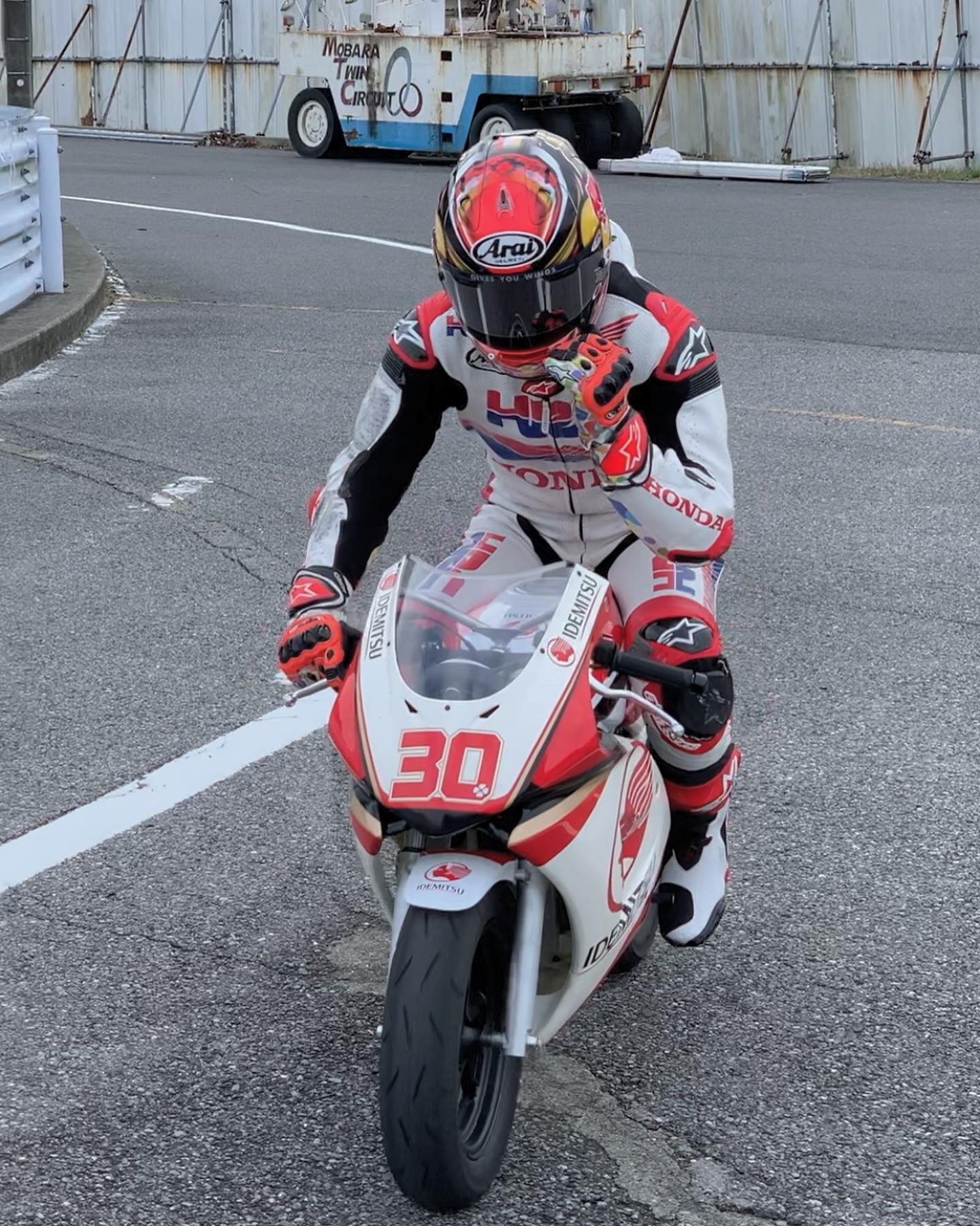 Latihan Pertama Takaaki Nakagami dengan Honda NSF100 Setelah Operasi 2 Takaaki Nakagami 1